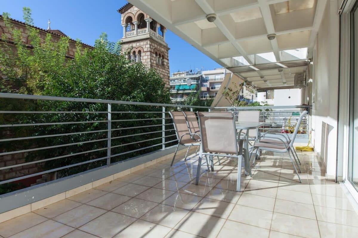 Scenic Balcony Apt In Vibrant Petralona Athen Eksteriør billede