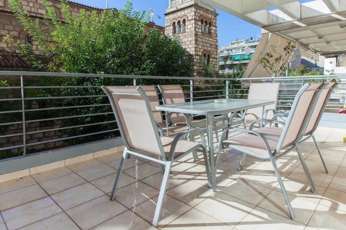 Scenic Balcony Apt In Vibrant Petralona Athen Eksteriør billede
